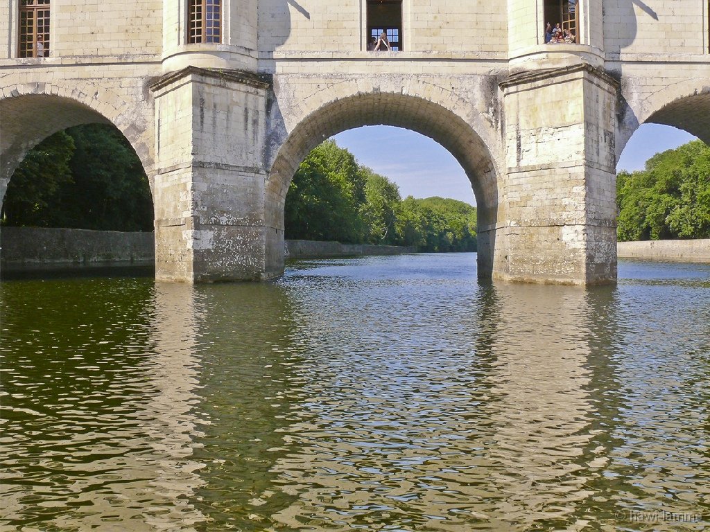 Schlosswasserbogen.jpg